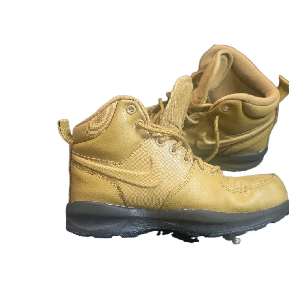 Nike Manoa Leather Wheat GS Boys Girls Kids Boots BQ5372-700 Size 4Y 4 Youth